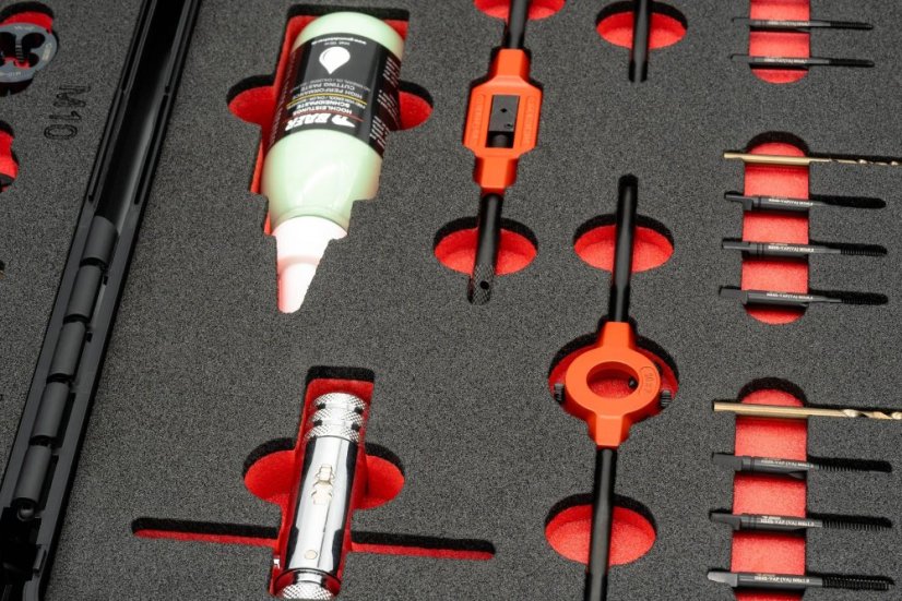 BAER ULTRA sada HSSE VAP – ruční závitníky pro nerez + závitová oka + příslušenství + řezná pasta: M3–M12