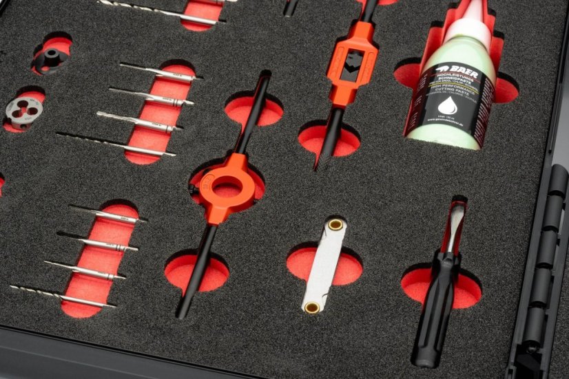 BAER ULTRA sada HSS – ruční závitníky + závitová oka + příslušenství + řezná pasta: M3–M12